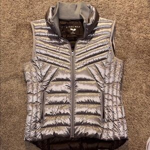 Bernardo Women's Metallic Gray Puffer Vest